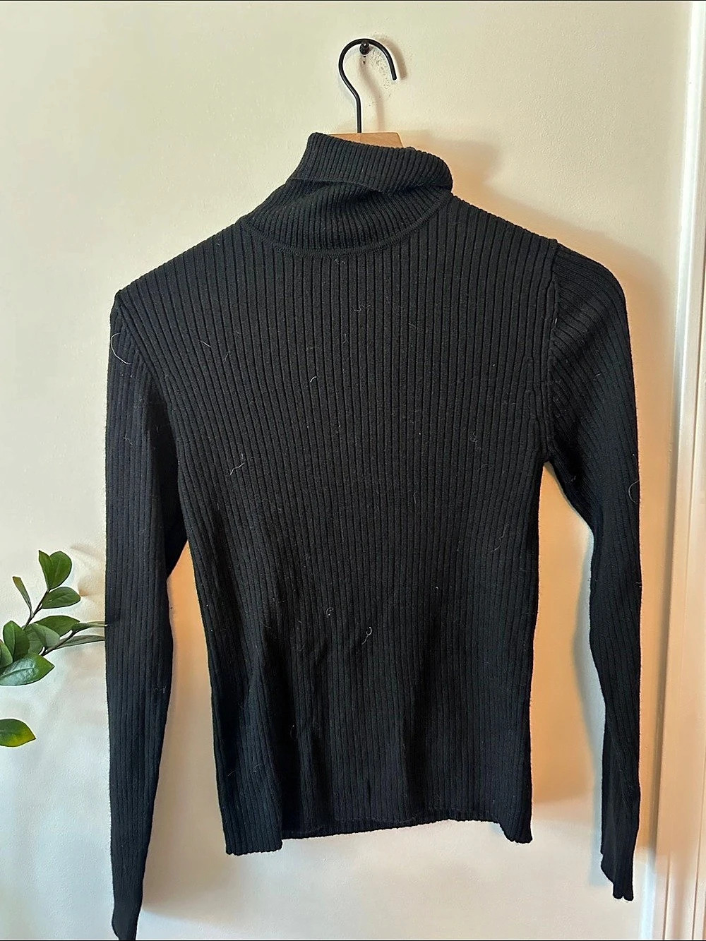Old Navy Ribbed Turtleneck Sweater in Black